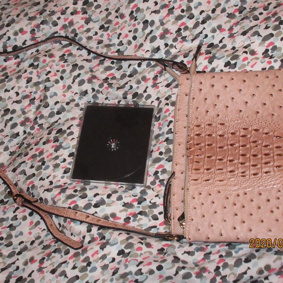 Pink alligator print purse - Picture 5 of 6